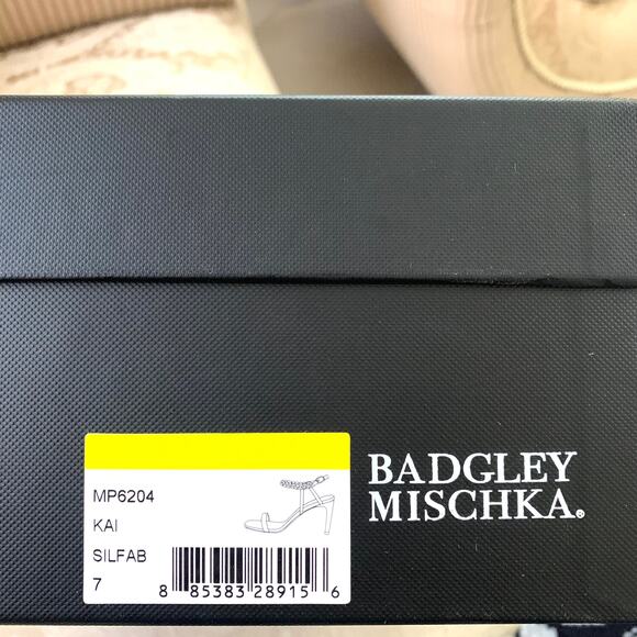 NEW Badgley Mischka Kai Jeweled Chain Detail Heels in Silver - Picture 12 of 12